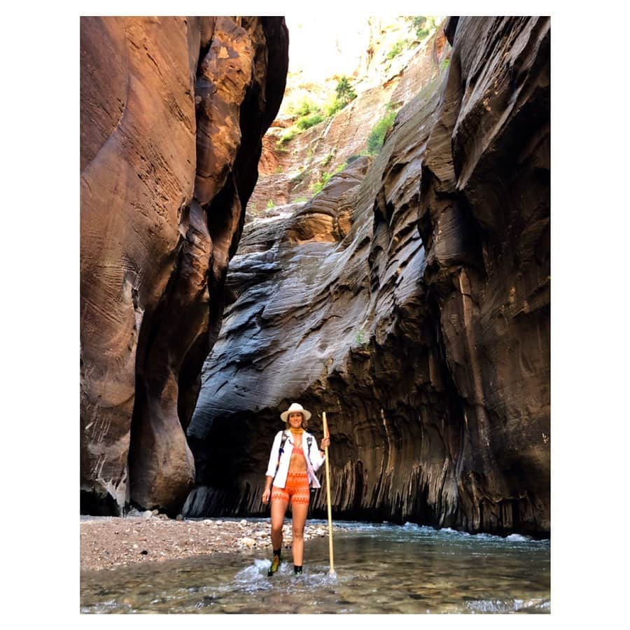 シャンテル・ヴァンサンテンさんのインスタグラム写真 - (シャンテル・ヴァンサンテンInstagram)「From a young age I have marveled at this one blue marble we are lucky to live upon, Earth. Standing on her shores looking into the endless horizon. Running into the oceans and standing on the edge of mountains. Wandering through caves and canals. Floating in rivers and laying in fields of flowers. And yet still so much more to explore and be seen. I have been brought to my knees at the sights of what she has created. I am in constant awe and wonder in her presence. I have cried for how she has had to endure and sustain this planet for us. How we mistreat and take her for granted. It is with the greatest honor and respect we must realize we only have ONE.... one Planet, one Mother Earth! We see your resilience and how you restore when we collectively rest. My hope is we continue forward with eyes open and newfound practices. Thank you Mother Earth. #HappyEarthDay」4月23日 1時40分 - therealshantel