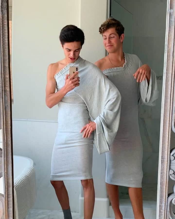 Brent Riveraのインスタグラム：「Did we nail it!?😂 @benazelart」
