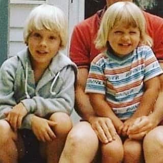 のインスタグラム：「Today you would’ve been 43. Dammit I miss you. 💕💕💕」
