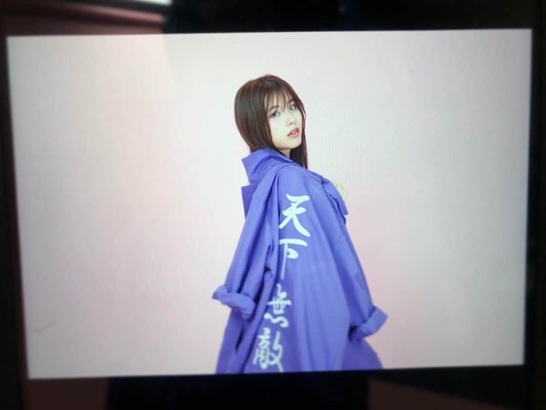 倉田瑠夏さんのインスタグラム写真 - (倉田瑠夏Instagram)「先日急遽公演延期となってしまった舞台「Ambitious Girls」のDVDが発売される事になりました💜 . . . きっときっと皆様に楽しんで頂ける作品だと思います🥰 . .  人生初の悪役的ポジション🦹‍♂️ 今までにない新しい一面を出せてたらいいな...♪♪ . .  おうち時間でぜひDVD見ていただきたいです🌝🙇‍♀️💜 そしてDVDでみて生でも観たい！って思ってくださったら、いつか公演ができたら観に来てください😭🙏💕 . . そしてDVD見たら#アンビ のハッシュタグつけてツイートとかで褒めてのばしてください🌝🌱笑笑 . . .  チェキや公式グッズなどもお買い求めできます💌 http://en-para.jp/products/list.php?category_id=48 . . . HP→ https://ann-mary-official.com . . .  #アンビシャスガールズ #舞台 #DVD #photo #japanesegirl #girl #赞 #时装 #我的最愛 #特攻服 #天下無敵 #おうち時間 #stayhome #自粛生活を楽しく過ごす」4月23日 3時28分 - ruka.kurata