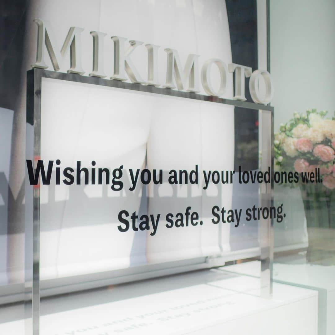 Mikimotoさんのインスタグラム写真 - (MikimotoInstagram)「Wishing you and your loved ones well. Stay safe. Stay strong.﻿ ﻿ ミキモトは、お客様とその愛する方々が健やかな日々を過ごされますことを心よりお祈り申し上げます。﻿ そして、この銀座にてまた皆様にお会いできますことを楽しみにしております。﻿ ﻿ #MIKIMOTO」4月23日 13時15分 - official_mikimoto