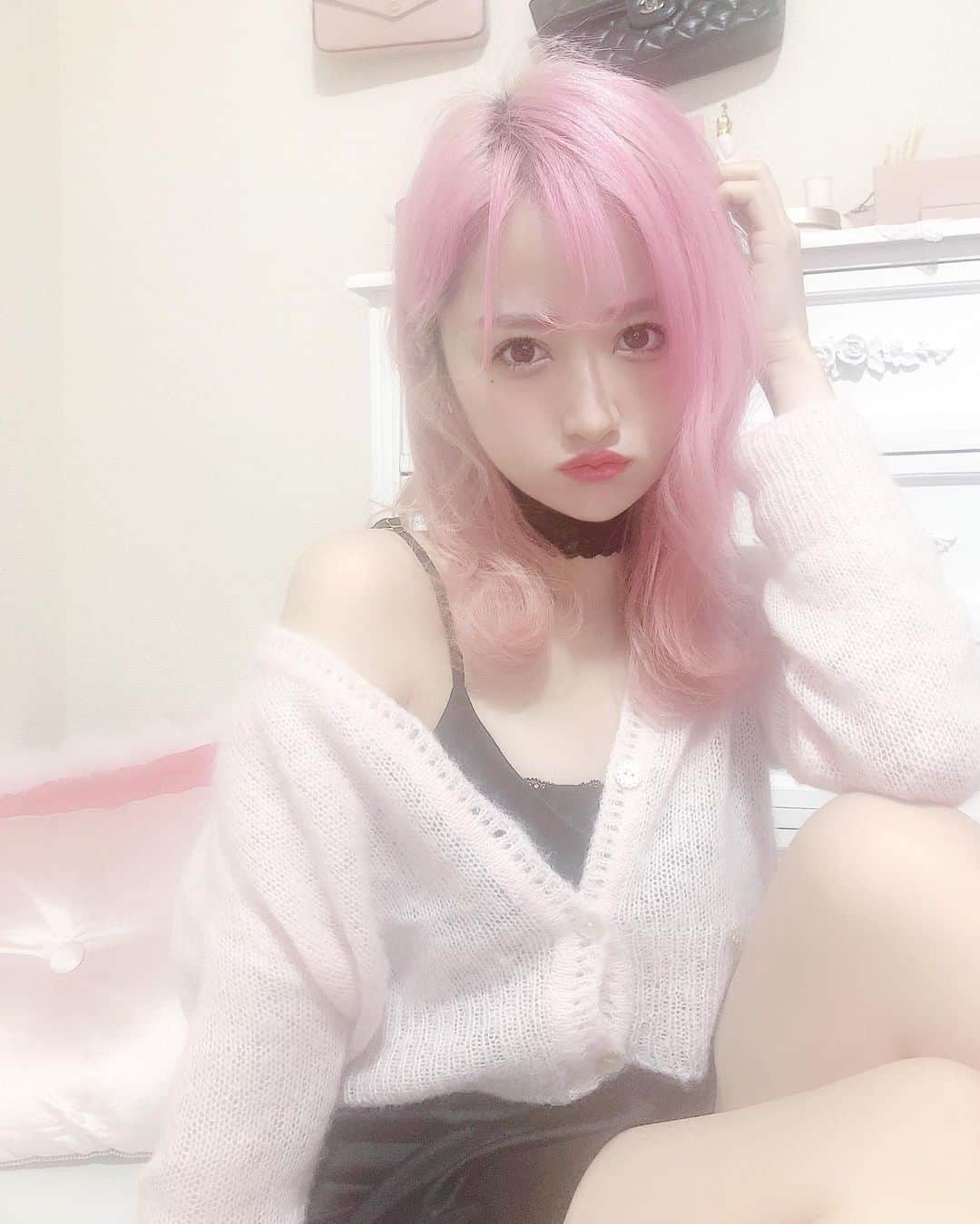 胡桃兎愛のインスタグラム：「少女趣味はやめられない。 けど少し背伸びもしていたい。」
