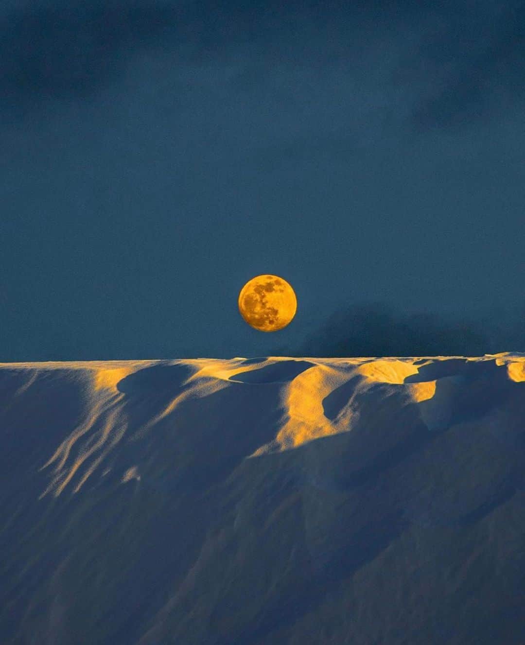 Katini Yamaokaさんのインスタグラム写真 - (Katini YamaokaInstagram)「Dear Earth, thank you for having us on your beautiful planet. We are sorry we have polluted your air, cut down your trees and caused many unexplainable wars across your sacred grounds.  We have seen better days but I know this moment in history has allowed us all to really think about the true importance of our existence. It is a pivotal moment for us to dive deeper within ourselves and our surrounds for a more peaceful world. We will take care of you better... that I know for sure. Happy Earth Day today and everyday ✨ 🌍 #earthday」4月23日 5時41分 - katinimusic
