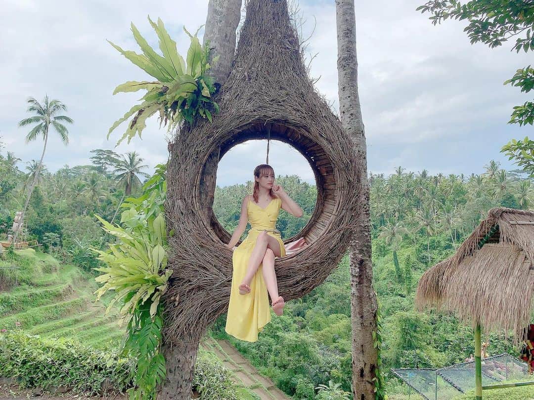 のインスタグラム：「------------------------------ ✈️#インドネシア#indonesia 🌲#ubud #ウブ --------------------------- #genic_bali #genic_trip #genic_travel #タビジョ#tabijyo #tabijyobali #ベッド #バリ島旅行#バリ島#tabijyo_hotel #baliindonesia #コーデ#島女子#イチナナ#女子旅#バリ島旅行#ドレス #ブランコ #大自然#山の中」