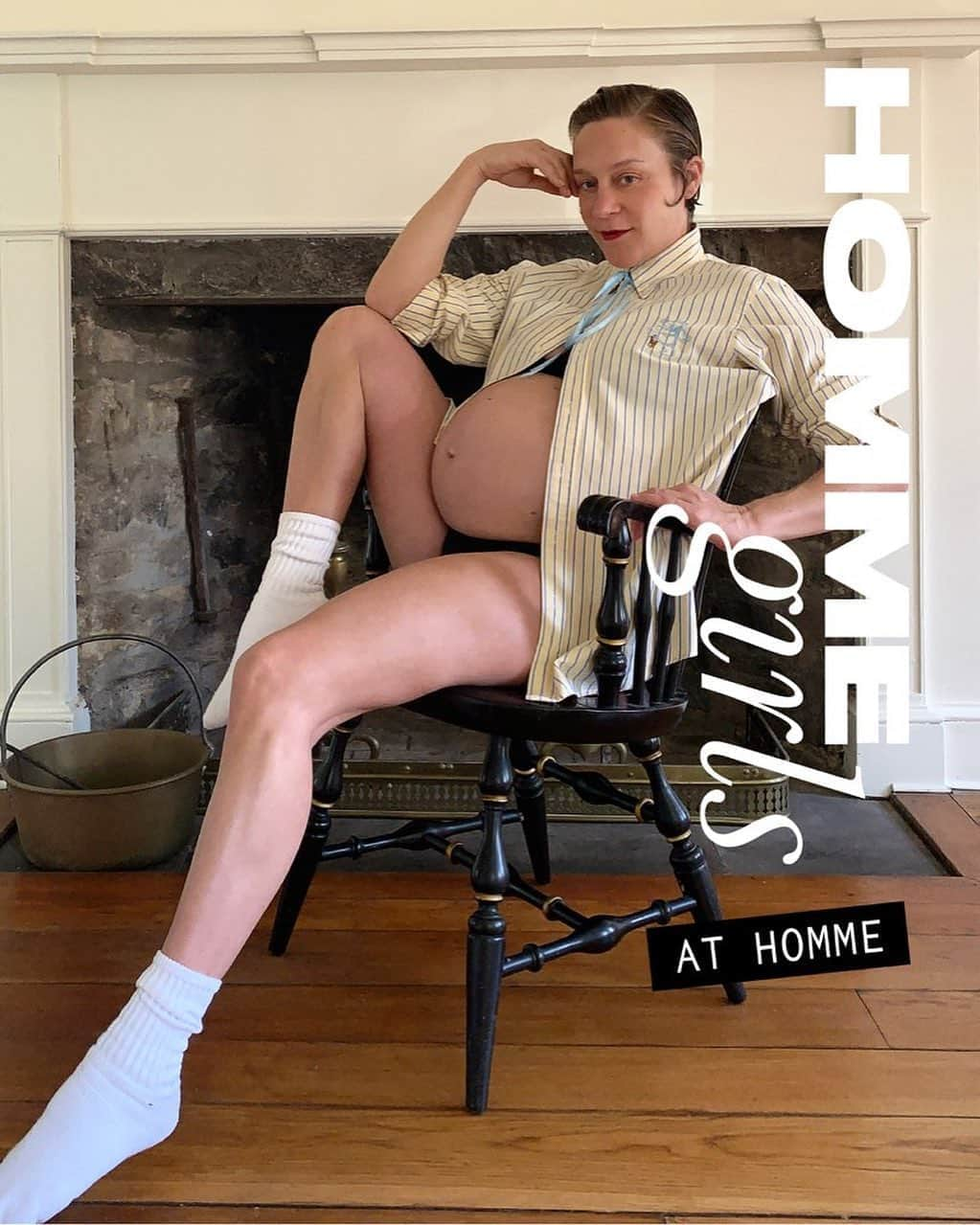 クロエ・セヴィニーさんのインスタグラム写真 - (クロエ・セヴィニーInstagram)「At home with @hommegirls #lolife 🧸」4月23日 7時14分 - chloessevigny