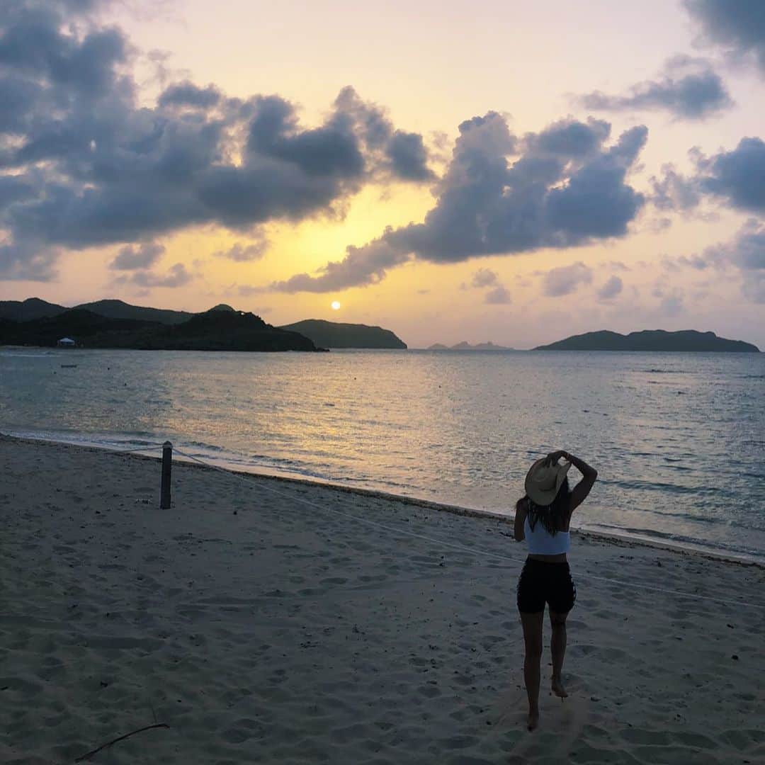 ローレン・ペルツのインスタグラム：「I’m going to do better PLANET EARTH. Im sorry. I love you and all you continuously and unconditionally do for me & your spoiled kids 💙」