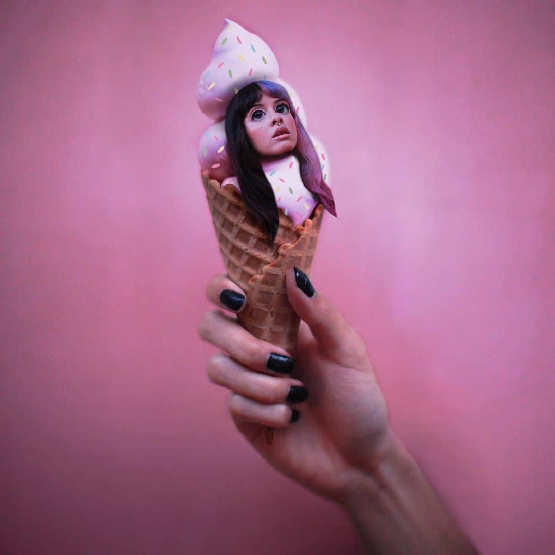 メラニー・マルティネスのインスタグラム：「💗💕🍦 A Soft Serve 🍦💕💗」