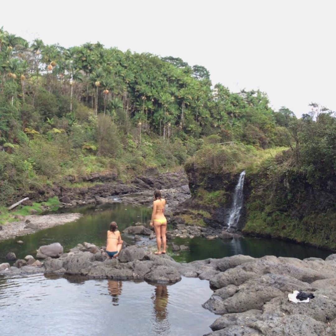 エビアン・クーさんのインスタグラム写真 - (エビアン・クーInstagram)「Happy earth day - blessed to grow up in Hawaii where we are all surrounded by nature. Truly it’s a magical place 🌍 🌺🌞🌈🐠 #地球の日」4月23日 7時59分 - avian_official