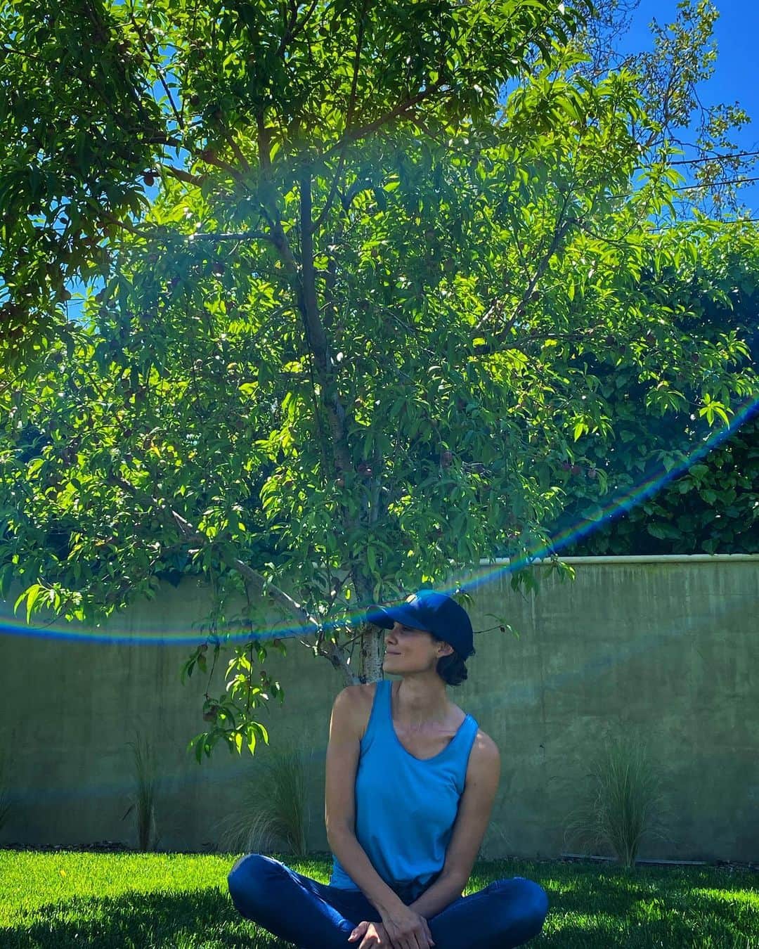 ダニエラ・ルーアのインスタグラム：「To our family everyday is #EarthDay and we try to implement steps in our daily lives to preserve it. One of the ways we can offset our modern lifestyle is by planting more trees... And this why @Tentree is one of my favorite brands. They plant 10 trees for every ITEM purchased.. but today, to celebrate EARTH DAY’s 50th anniversary you can purchase a $21 special edition bracelet and plant 50 trees! Who’s in?? .LINK IN BIO 🌱 🌎🌱🌍🌱🌍🌱🌍🌱🌍🌱🌍🌱🌍🌱🌍🌱🌍🌱🌍🌱🌍🌱🌍🌱🌍🌱🌍🌱🌍🌱🌍🌱 Para a nossa família todos dias são para celebrar o nosso planeta e tentamos implementar passos na nossa vida diária para preservá-lo. Uma das formas de compensar os hábitos modernos é plantar mais árvores... E é por isso que a @tentree é das minhas marcas favoritas. Normalmente plantam 10 árvores por artigo vendido, mas hoje, para celebrar o 50° aniversário do Dia Mundial da Terra, vão plantar 50 na compra de uma pulseira no valor de $21 ! Quem vai participar?? . #plant #trees #tentree #earthday #bepositive #planet #earth」