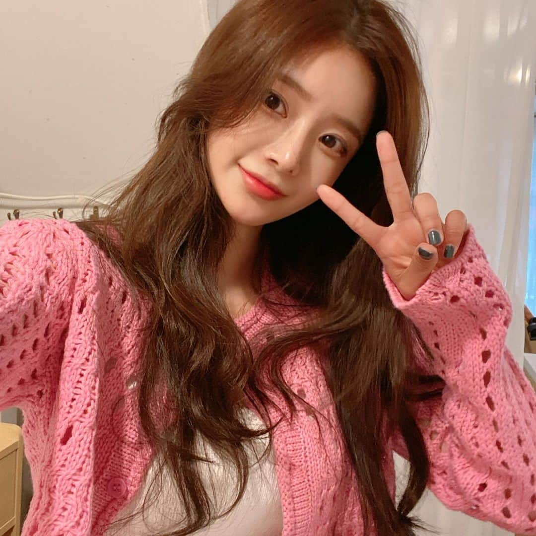 Chuuのインスタグラム：「브이 히힣💓 #chuuseoul」