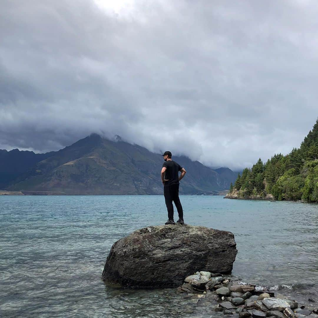 アーロン・ロジャースさんのインスタグラム写真 - (アーロン・ロジャースInstagram)「The Earth is so beautiful, let’s remember today #earthday and every day to take care of her better ❤️ #nofilters #justbeauty #tetons #greenbay #greatzobes #NZ #」4月23日 8時44分 - aaronrodgers12