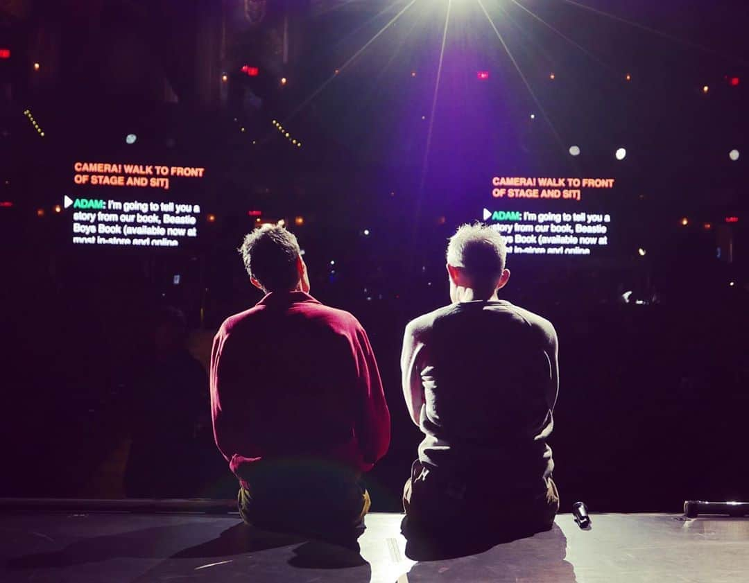 ナディア・ダジャニさんのインスタグラム写真 - (ナディア・ダジャニInstagram)「I took this a year ago of Mike and Adam getting ready for their live show, @beastieboysstory. I just watched it, it is so fantastic and beautiful and funny and I’m so immensely proud of them and proud that i got to contribute. The whole thing is a love letter. I hope you’ll all watch it. ❤️❤️❤️ #beastieboys」4月23日 8時46分 - caughtoffbase