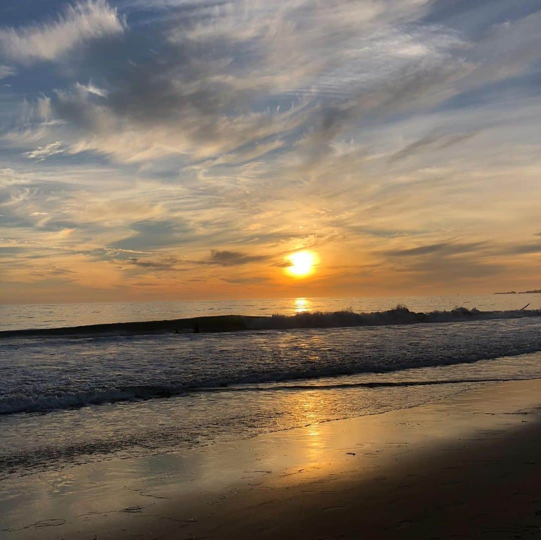 ジェナ・ディーワンさんのインスタグラム写真 - (ジェナ・ディーワンInstagram)「Mother Earth, i love you. I respect you. I hear you...We all need to do better 🙏🏻❤️🌎 #earthday」4月23日 8時54分 - jennadewan