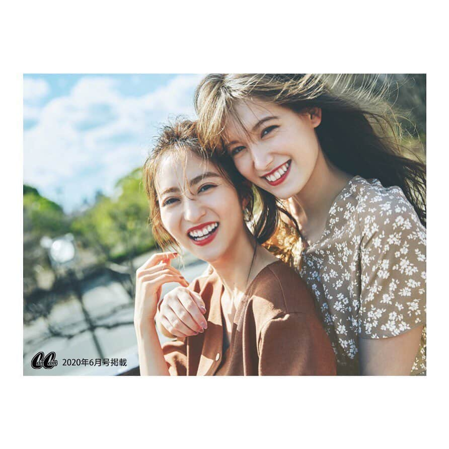 NATURAL BEAUTY BASICさんのインスタグラム写真 - (NATURAL BEAUTY BASICInstagram)「本日発売のCanCamでトラウデン直美さんと堀田茜さんがNBBの初夏アイテムを沢山着てくれています！着用はNBBの公式HPでも見る事が出来ます。是非覗いてみてください👀  TORA #dress 【color】モカブラウン/ブラック 【size】S/M/L  AKANE #blouse 【color】ブラウン/ベージュ 【size】S/M  #acssesory 0191800 ¥2500+tax 【color】ゴールド/シルバー  #naturalbeautybasic  #NBB #ナチュラルビューティーベーシック #cancam #magazine  #本日発売 #0423 #トラウデン直美 さん #堀田茜 さん #model #初夏スタイル #ブラウン #ブラック #ベージュ #ゴールド #シルバー #今日のコーデ #着こなし #April」4月23日 9時20分 - naturalbeautybasic_official