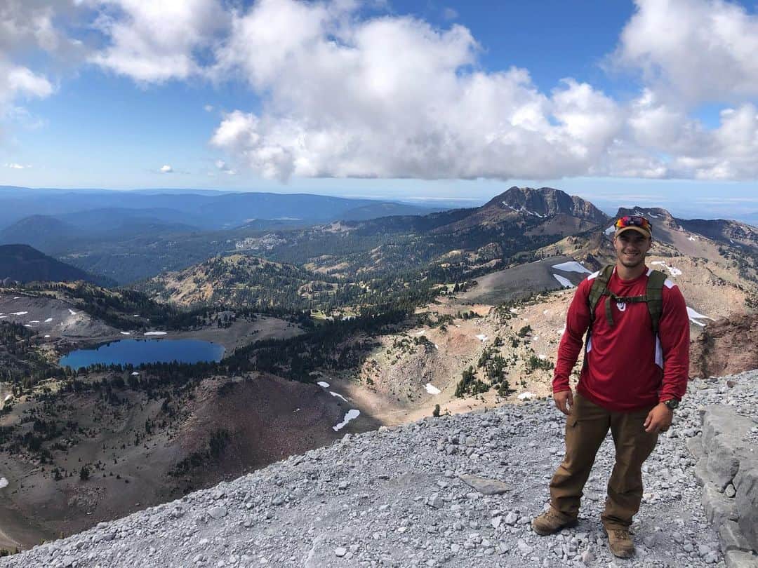 ジェイコブ・ダルトンのインスタグラム：「Happy Earth Day everyone 🌎 We’re lucky to have such a beautiful place to explore! #EarthDay2020」