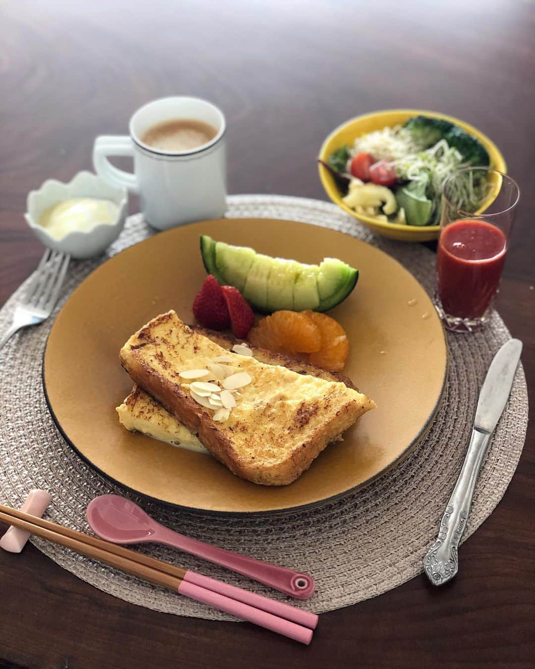 月央和沙さんのインスタグラム写真 - (月央和沙Instagram)「今日は家で ホテルな気分を目指してみました👆🏻✨ . #フレンチトースト #気分はホテルオークラ #朝食 #テレビはつけず #ゆったりと #褒められると #調子にのるタイプです」4月23日 10時04分 - kazusa_tsukio