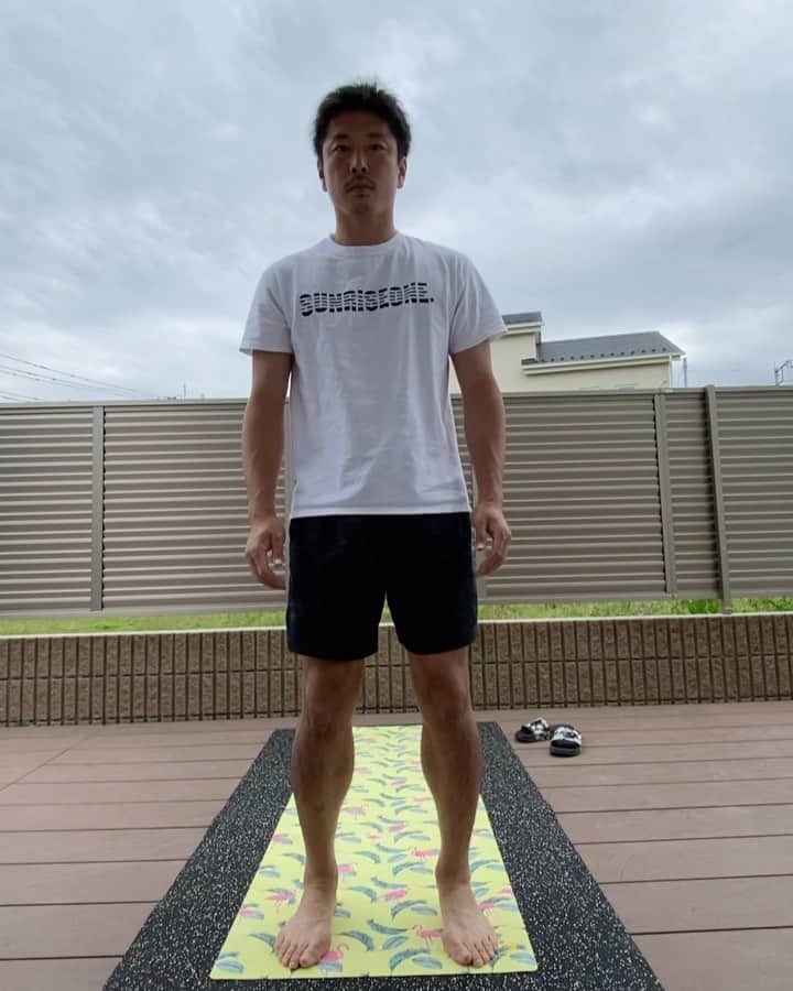 のインスタグラム：「はーい！！ #のぶチャレ の時間ですよ〜！！ やってみてね！！ 10回できたら次は片足5回ずつね！！ ちなみに僕は片足できません！！笑 #ナカマー」
