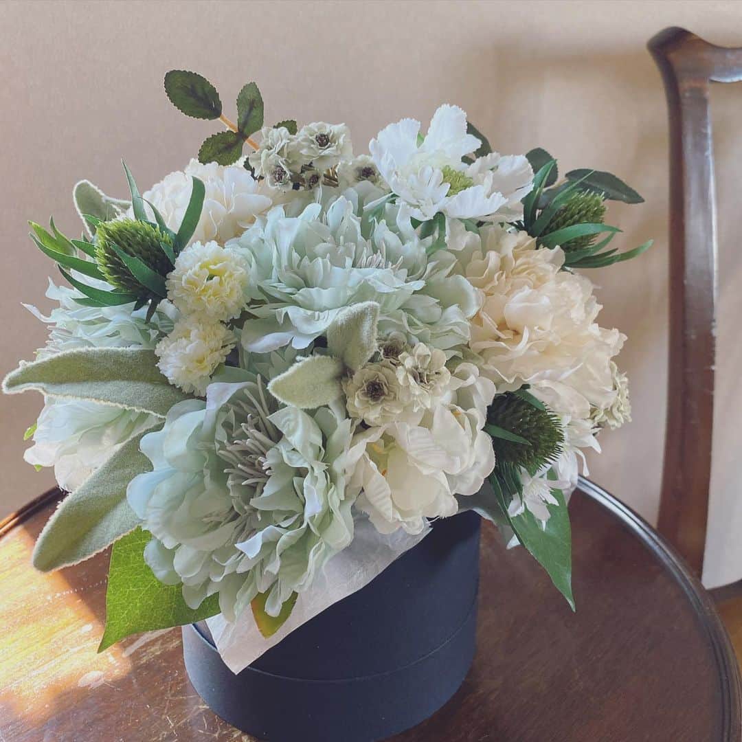 畑野ひろ子さんのインスタグラム写真 - (畑野ひろ子Instagram)「ミントグリーンのboxアレンジ。 @willgarden_official  #flowers #flower #artificialflower #artificialflowers #boxarrangement #gift #willgarden」4月23日 11時04分 - hiroko_hatano_