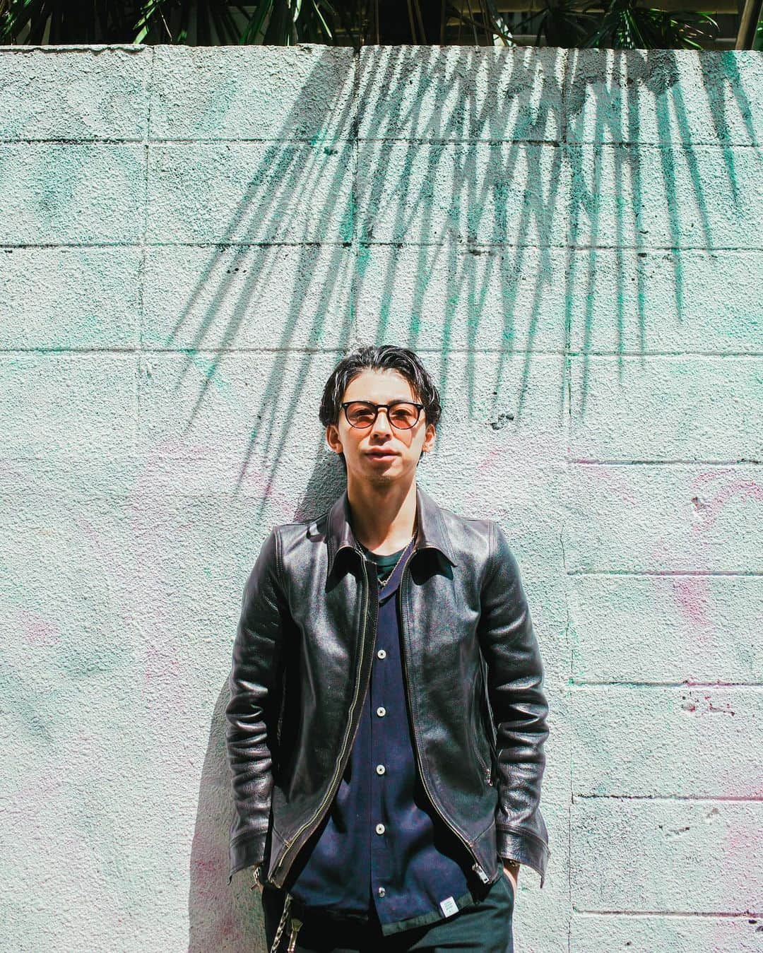 雄三 雨宮さんのインスタグラム写真 雄三 雨宮instagram Rudo Style レザージャケット Wackomaria ボーリングシャツ Bedwinandtheheartbreakers チノパン Rottweiler708 サングラス Ayame Oceantokyo Oceantokyoover メンズヘア メンズファッション