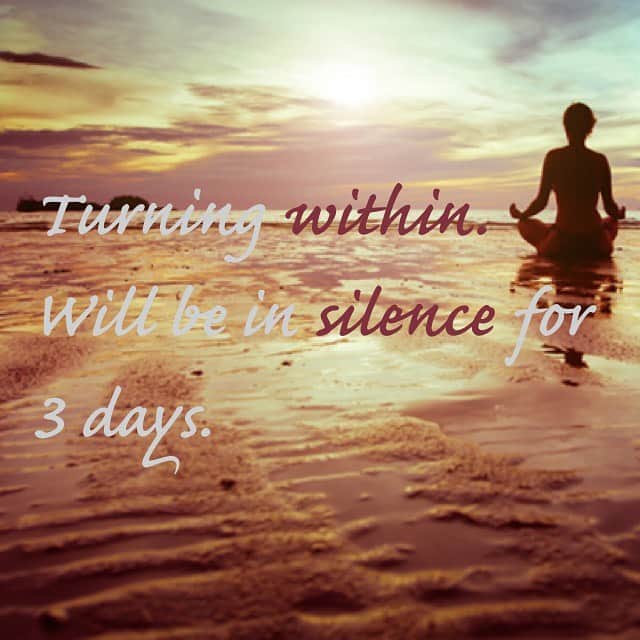 セリーナ・ジェイドのインスタグラム：「#socialmediadetox #homeretreat #seeyoulater #silence」