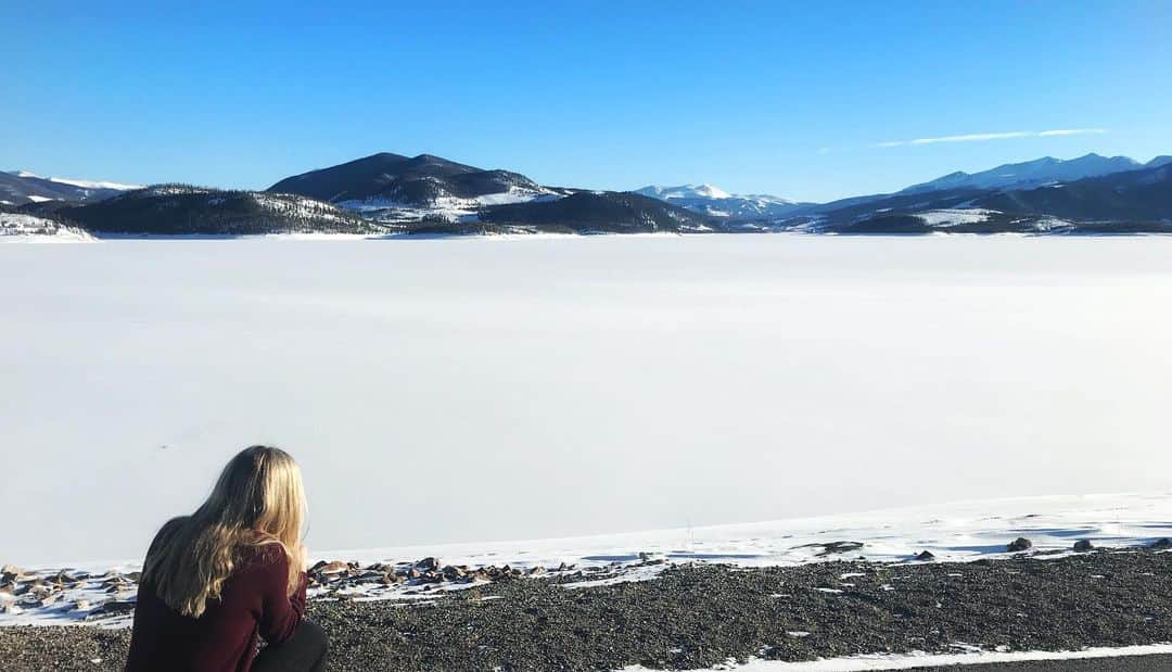 レイチェル・パーソンズさんのインスタグラム写真 - (レイチェル・パーソンズInstagram)「“As long as I live, I'll hear waterfalls and birds and winds sing. I'll interpret the rocks, learn the language of flood, storm, and the avalanche. I'll acquaint myself with the glaciers and wild gardens, and get as near the heart of the world as I can" - John Muir  Happy Earth Day🌎」4月23日 12時39分 - raemarie.parsons