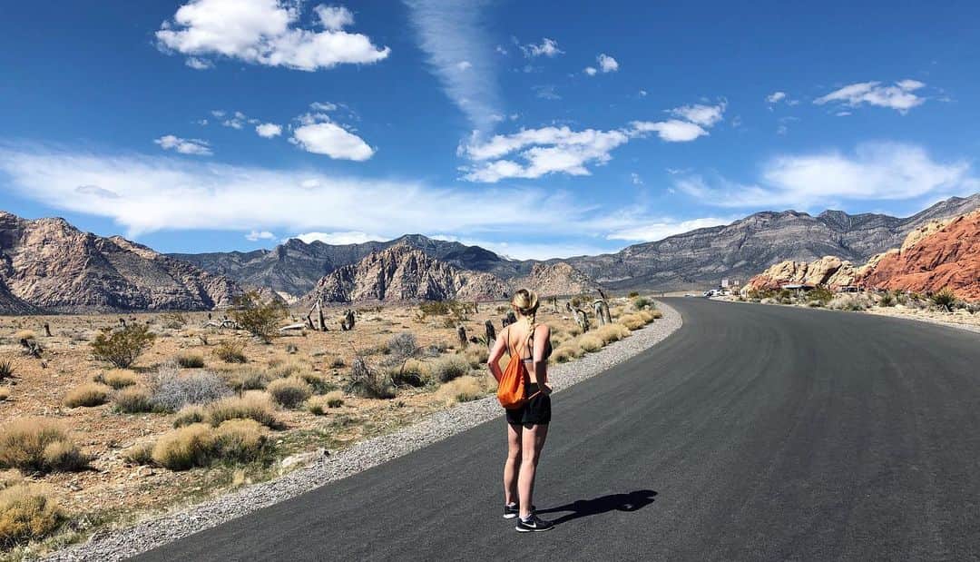 レイチェル・パーソンズさんのインスタグラム写真 - (レイチェル・パーソンズInstagram)「“As long as I live, I'll hear waterfalls and birds and winds sing. I'll interpret the rocks, learn the language of flood, storm, and the avalanche. I'll acquaint myself with the glaciers and wild gardens, and get as near the heart of the world as I can" - John Muir  Happy Earth Day🌎」4月23日 12時39分 - raemarie.parsons