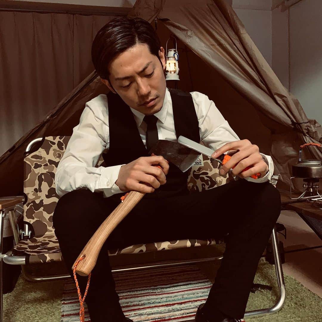 森公平さんのインスタグラム写真 - (森公平Instagram)「手斧が好きだ！  #stayhome #研ぎ #手斧 #おうちキャンプ」4月23日 22時34分 - mori_koheidesu