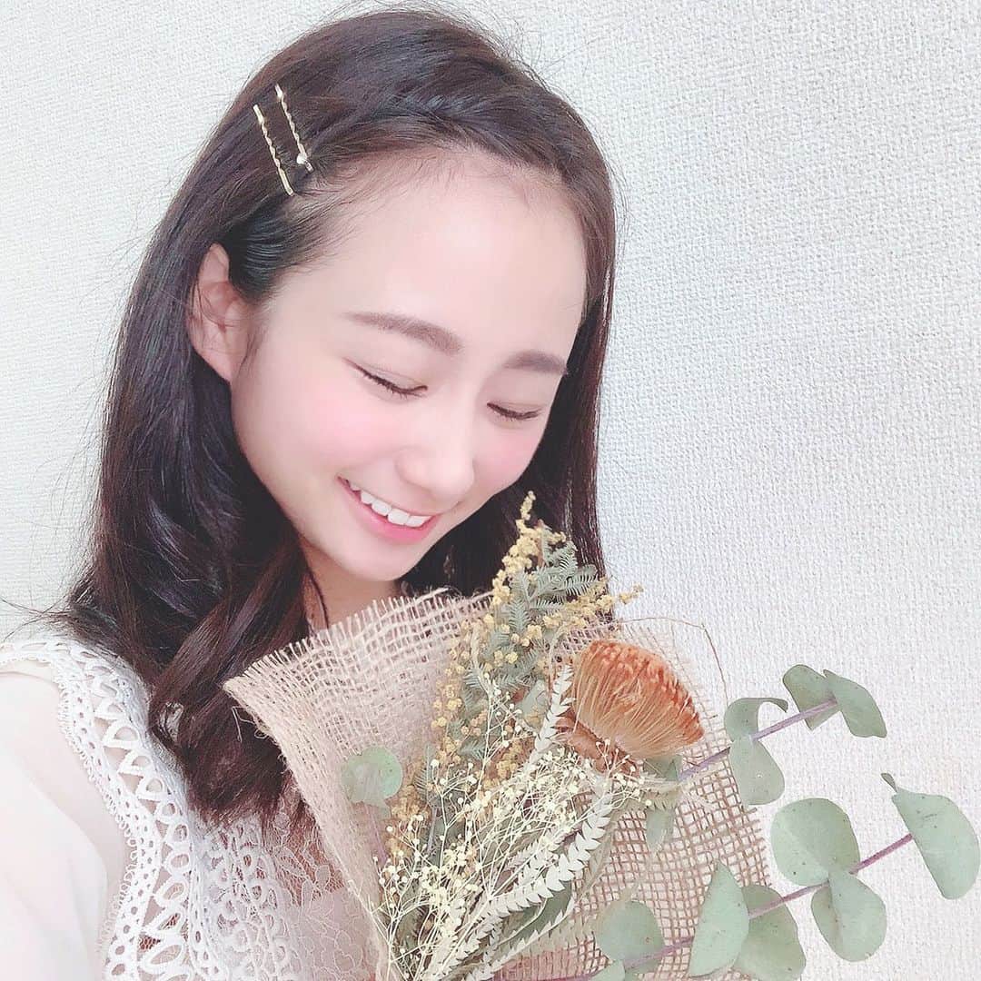 筒井萌子のインスタグラム：「* とっても可愛いドライフラワースワッグを頂いたの◡̈⃝︎⋆︎* ・ #筒井萌子 #女優 #actress #モデル #model #岡山  #shooting #instagood #instalike #converse #撮影 #followme #instalike #ゴルフ #ゴルフ女子 #ゴルフコーデ #골프 #좋아요반사 #좋아요그램 #좋아요환영 #데일리그램 #패션 #오오티디 #카페」
