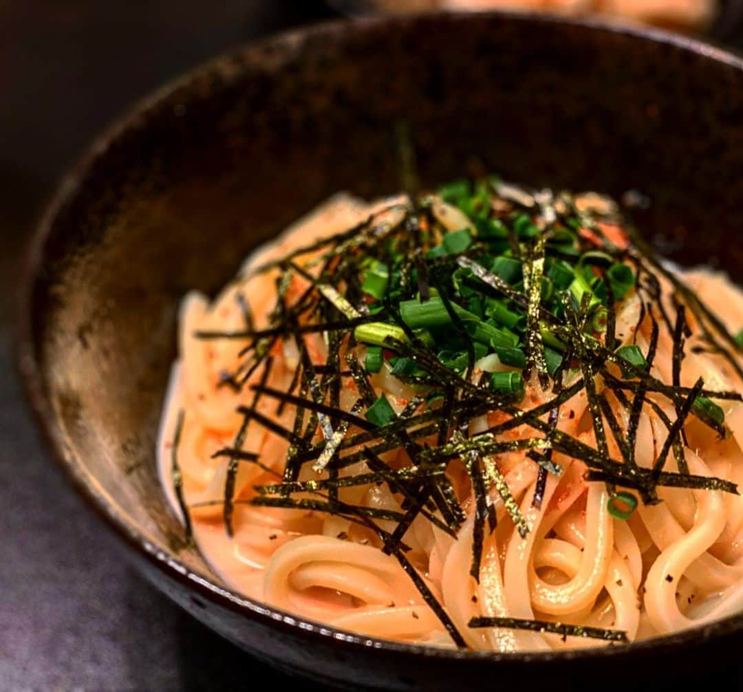 三年食太郎（松島萌子）さんのインスタグラム写真 - (三年食太郎（松島萌子）Instagram)「今日の夜ご飯 ． ・冷やし明太クリームうどん ． 麺つゆ、牛乳、溶かしバター、醤油、味の素、ブラックペッパーを混ぜた汁に明太子混ぜただけ💮 ． さっぱりしてておいしい🍜 ． #自炊記録　#明太クリームうどん　#夜ご飯」4月23日 23時19分 - 3.syokutaro