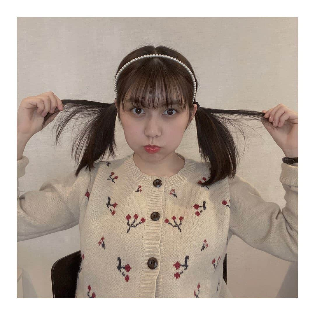 鈴木萌花さんのインスタグラム写真 - (鈴木萌花Instagram)「こんばんは☺︎🌙﻿ ﻿ ﻿ 新しいお洋服〜🍒✨﻿ どの髪型が好きですかー？？﻿ ﻿ ﻿ #春服 #お団子 #ポニーテール #ハーフアップ #ツインテール #ストレート #アメフラっシ #鈴木萌花」4月23日 23時29分 - amefurasshi_moeka_official_