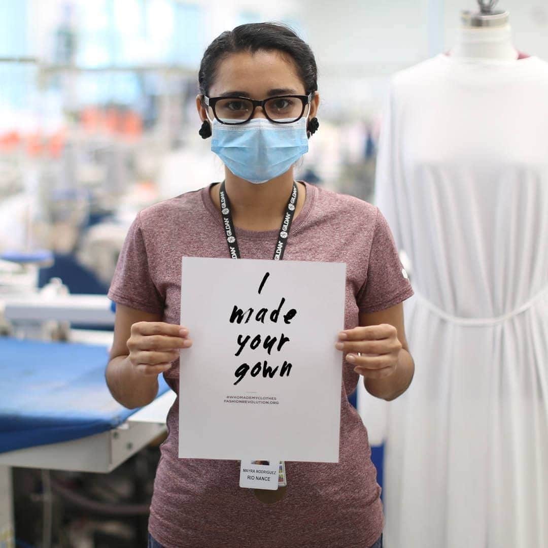 American Apparelさんのインスタグラム写真 - (American ApparelInstagram)「Meet Mayra, one of our employees helping to produce personal protective equipment (PPE) at our sewing innovation center.  #IMadeYourGown #imadeyourclothes #fashionrevolution #whomadeyourclothes」4月24日 0時00分 - americanapparel