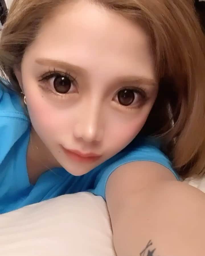 こはまるのインスタグラム：「・ ずっとすきだからずっとすきでいてね？💌 ・ (世界で1番ウィンクが下手な自信あるよ😉😉) ・ #新宿#歌舞伎町#キャバクラ#キャバ嬢#金髪#暗髪#ツインテ#ヘアメ#ロリ#合法ロリ#大阪#ミナミ#福岡#飲酒タグラム#アニメ#アニヲタさんと繋がりたい#動画#思い出#ウィンク#likeforlikes#l4l#instagood#followｍe#louisvuitton#harrywinston#eyefanny」
