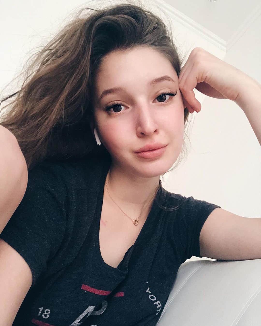 マリア・ソツコワのインスタグラム：「Доброе утро!🐒 #mariyasotskova  #mariasotskova  #marysot」