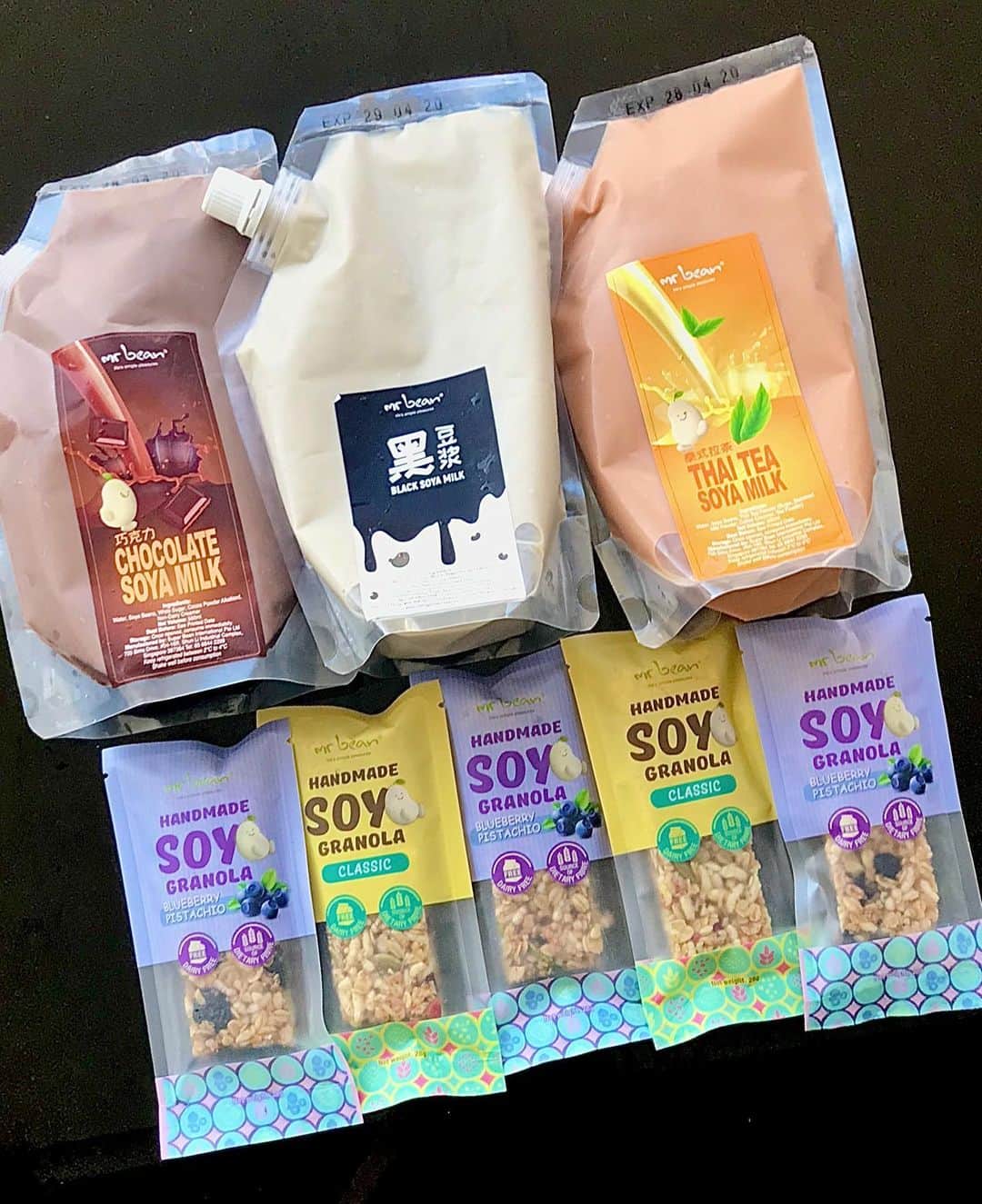 Li Tian の雑貨屋さんのインスタグラム写真 - (Li Tian の雑貨屋Instagram)「While most beverages dessert shops are closed, you can still enjoy these healthy soy treats from @mrbeansg via takeaway at selected stores, @grabfoodsg and @foodpandasg or simply order online at http://www.mrbean.com.sg/products ~~😋 Shop now and enjoy 25% discount for all soy milk pouches bundles and soy granola bundles 🛍 🛒 • • • • #sgeats #singapore #local #best #delicious #food #igsg #sgig #exploresingapore #eat #sgfoodies #gourmet #yummy #yum #sgfood #foodsg #burpple #beautifulcuisines #bonappetit #instagood  #desserts #soya #milk #granola #healthy #mrbeansg」4月23日 15時42分 - dairyandcream