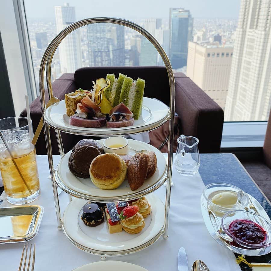 愛咲りりのグルメインスタ