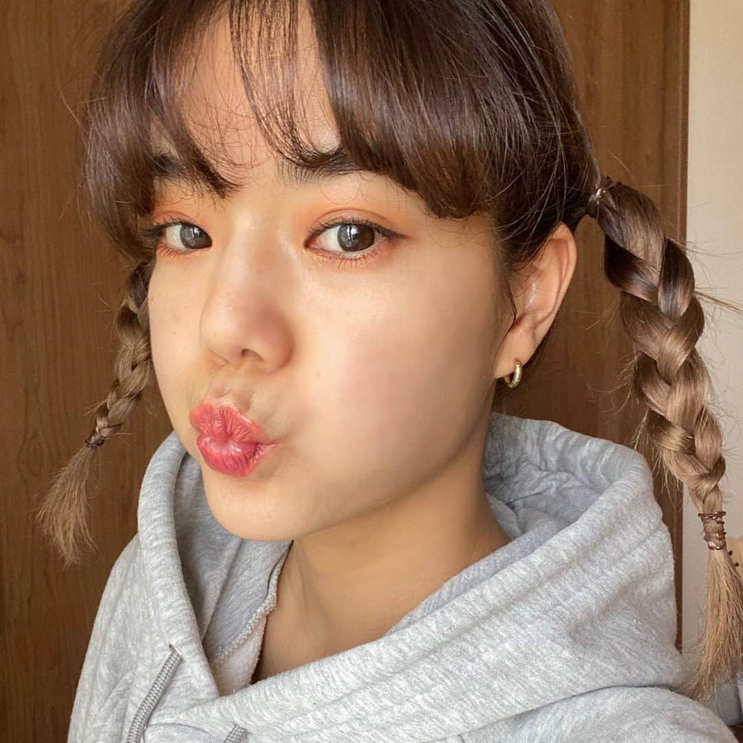 のインスタグラム：「髪の毛伸びた〜🍖🔥」