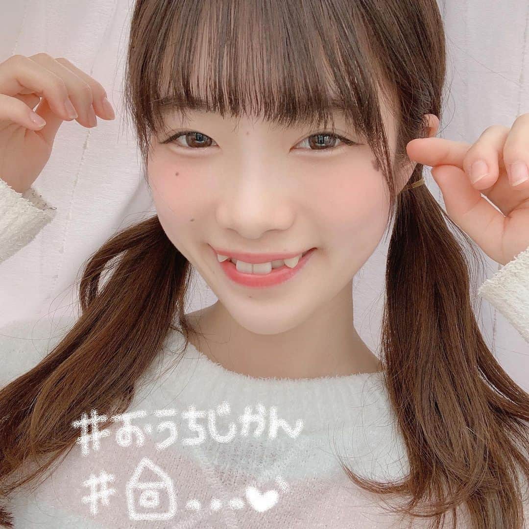 永瀬かこのインスタグラム：「♥♥♥ ・ ・ 最近のんびりできるから朝ごはんとかお昼ご飯を いい感じに作るのにハマってて今日は朝フレンチトーストを 作ってその上にバニラアイスも乗せて 見た目・可愛さ100%だったんだけど 途中から甘さに耐えれなくて フレンチトーストとお味噌汁っていう 全然可愛くないセットで食べてた笑 ・ 🌷.*🌷.*」