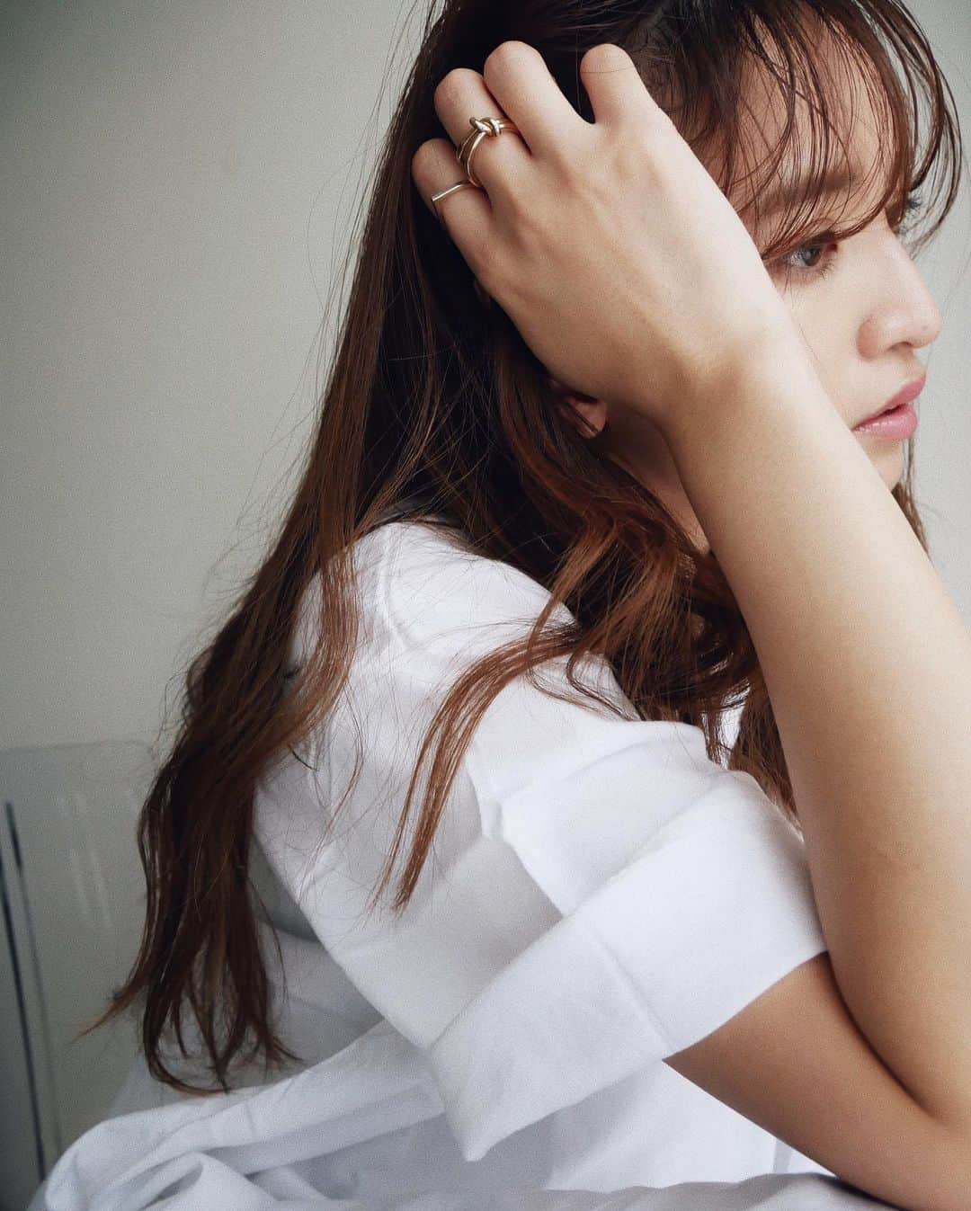 ARISA（和田有沙）さんのインスタグラム写真 - (ARISA（和田有沙）Instagram)「ㅤㅤㅤㅤㅤㅤㅤㅤㅤㅤㅤㅤㅤ 髪の毛伸びたな〜☺︎ (しっかりぷりん)ㅤㅤㅤㅤㅤㅤㅤㅤㅤㅤㅤㅤㅤㅤㅤㅤㅤㅤㅤㅤㅤㅤㅤㅤㅤㅤ  前髪も伸びたな〜。 (基本あげてる)ㅤㅤㅤㅤㅤㅤㅤㅤㅤㅤㅤㅤㅤ  まつ毛もとにかく伸びた!! (嬉しい🙌)美容液様様🙌✨ ㅤㅤㅤㅤㅤㅤㅤㅤㅤㅤㅤㅤㅤ  #hair#hairstyle#ヘアスタイル#stayhome#おうち」4月23日 18時21分 - wadaarisa