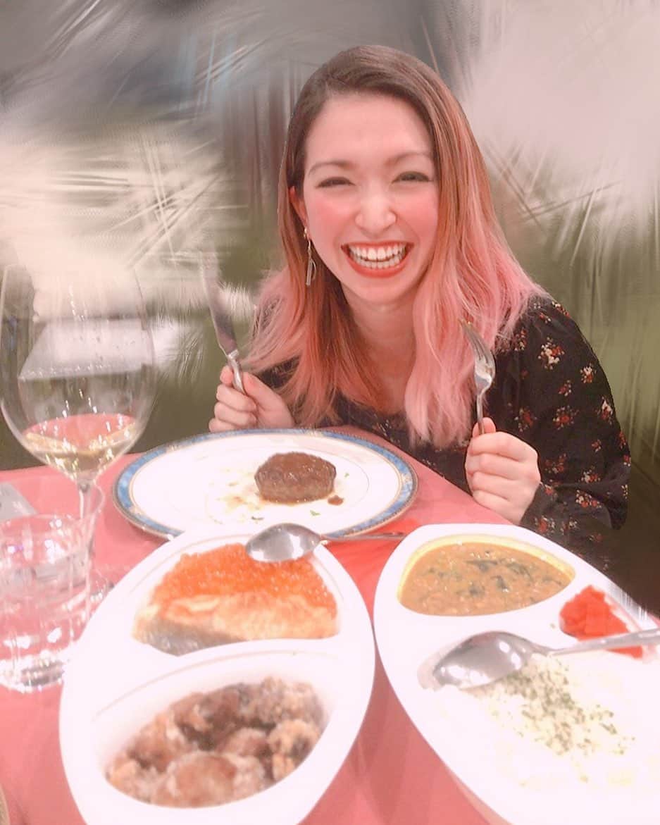 ダンドイ舞莉花のインスタグラム：「Foooood!!! #birthday #surprise #thankyou #ubereats #allmyfavorites #好物届く #サプライズ #お誕生日 #ありがとう #stayhome #iturned30inquarantine」