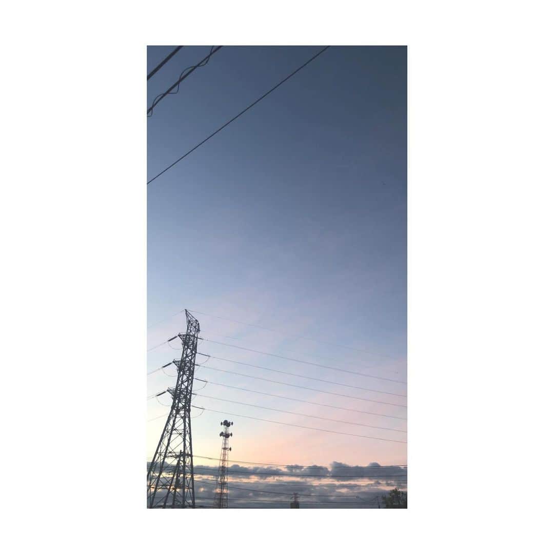 岩崎春果（るちゃまる）さんのインスタグラム写真 - (岩崎春果（るちゃまる）Instagram)「. これは早朝の空！」4月24日 0時16分 - iwasakiharuk_a