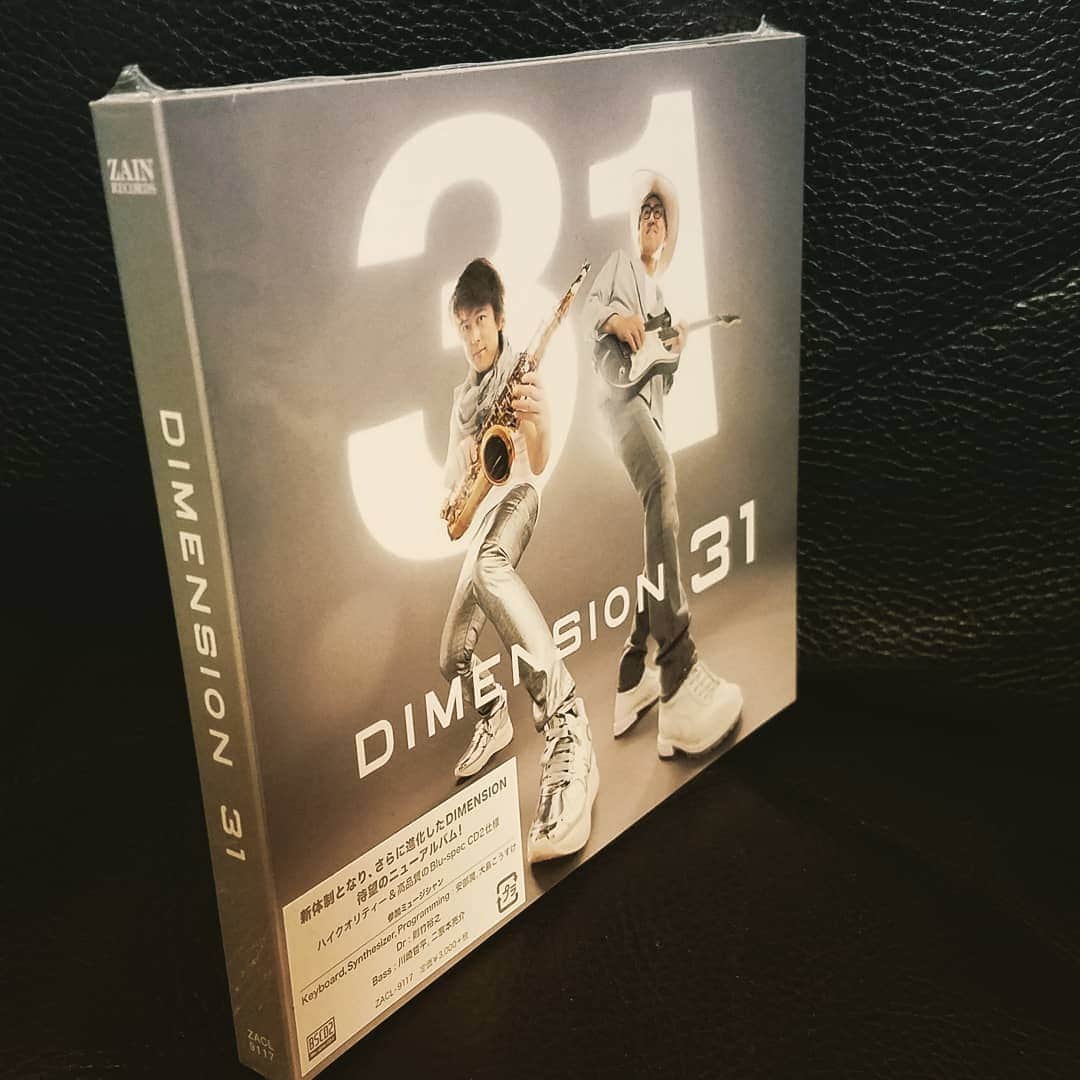 勝田一樹のインスタグラム：「ディメンションのNEWアルバム✨  5月6日発売です😃⤴️⤴️ ネット予約出来ます🎵  ヨロシクです✨  #ディメンション #ディメンション31  #dimensionjazz  #dimensionfusion  #勝田一樹  #kazukikatsuta  #増崎孝司  #takasimasuzaki」
