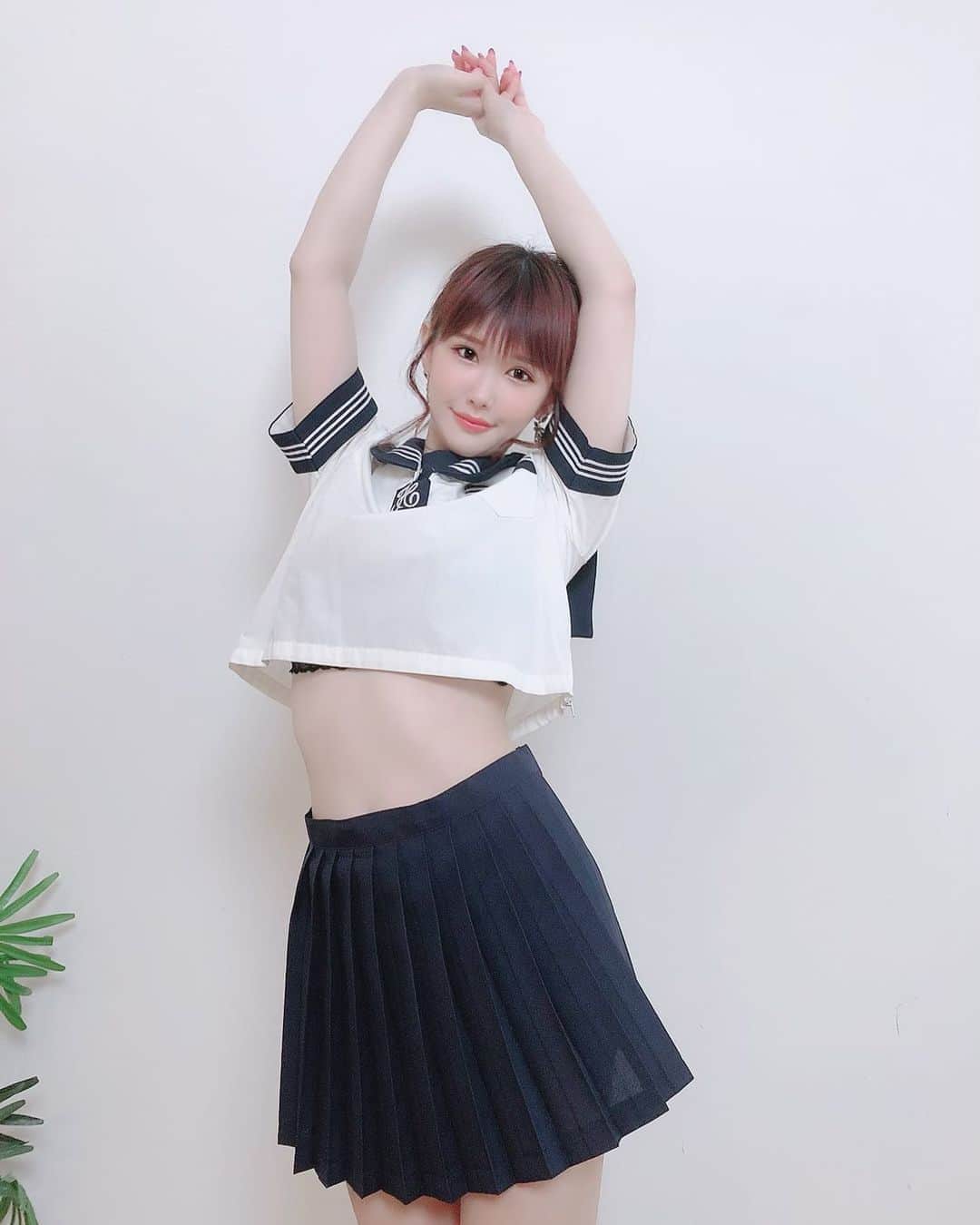 涼宮琴音のインスタグラム：「こんばんは(ノ￣ω￣)」