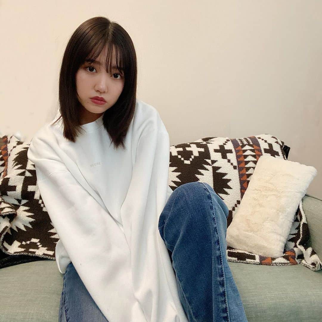 加藤玲奈のインスタグラム：「最近はスウェットにパンツが多い日々です🙋🏼‍♀️✨ スウェット... @sheer_com  パンツ... @evris_official」