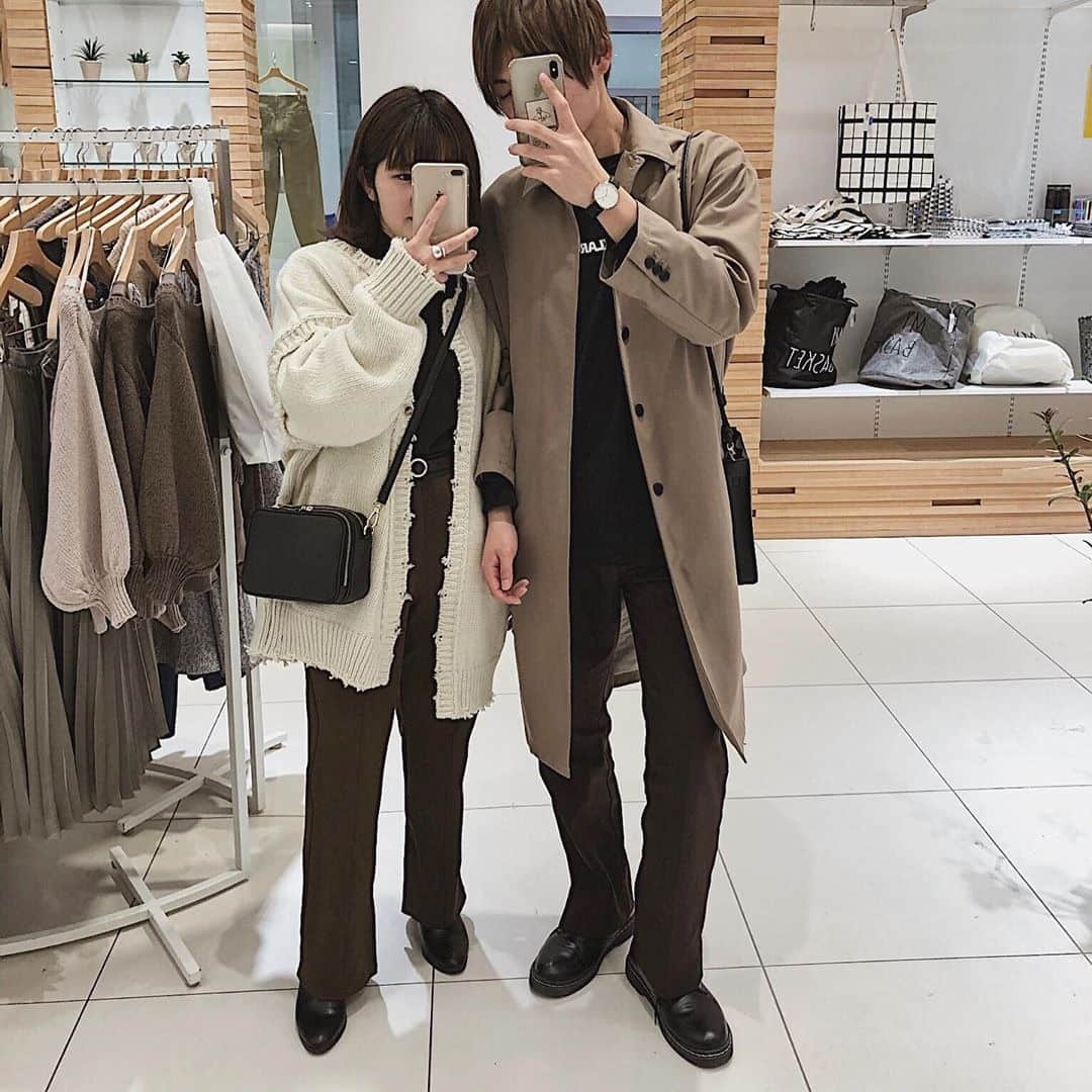 RiLiさんのインスタグラム写真 - (RiLiInstagram)「RiLi3周年アニバーサリーウィーク🎉🎉 本日のテーマは #RiLiっぽカップルコーデ ❗ . フォロワーのみなさまに 投稿いただいた素敵な作品たち🌼 たくさんの応募ありがとうございます😭🌷 . ここに載せきれなかったその他の応募写真は 👉 #RiLiっぽカップルコーデ でCHECK😉 . . 🎁プレゼントキャンペーン🎁 RiLiオリジナルアイテムが15名に当たる😮❗ @rili.tokyo をフォロー＆対象のインスタ投稿に「いいね」するだけ💓 アニバーサリーウィーク開催中（4/20〜4/26）に 公開されたすべての投稿が抽選対象です。 たくさん「いいね」すると当選確率UP✌✨ この投稿も抽選対象なので、 ぜひ「いいね」して応募してね💌 . . Special Thanks💋 Photo by @teddy_bear__xx @kokoro_b1a4 @isi___04 @maaanars__ @_yui.___ @ayaka_skurisuteru @yuichigo_0501 @3momoka4 . . ※限定ステッカーの郵送は 5月中旬以降を予定しております💌 後日改めて、当選者にはDMを お送りいたします🍒🍈 . . #rili_3rd #カップルコーデ #シミラーコーデ #シミラールック #ワントーンコーデ #着物コーデ #着物レンタル #おそろいコーデ #ディズニーコーデ #ユニバコーデ #春コーデ #おしゃれさんと繋がりたい #お洒落さんと繋がりたい #ファッション #ootd #outfit#옷스타그램 ##페션스타그램 #시밀러룩#커플사진」4月23日 21時00分 - rili.tokyo