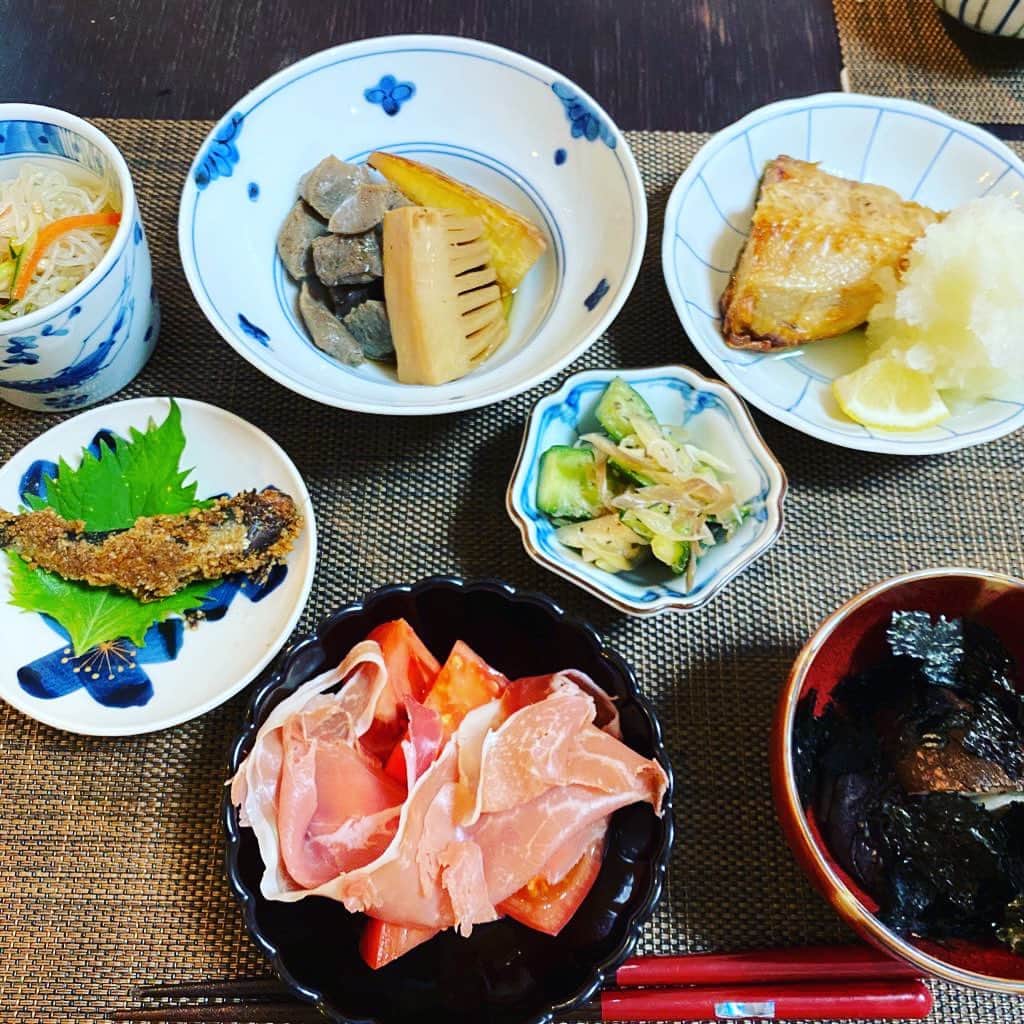 荻原和歌のインスタグラム：「晩ごはん。」