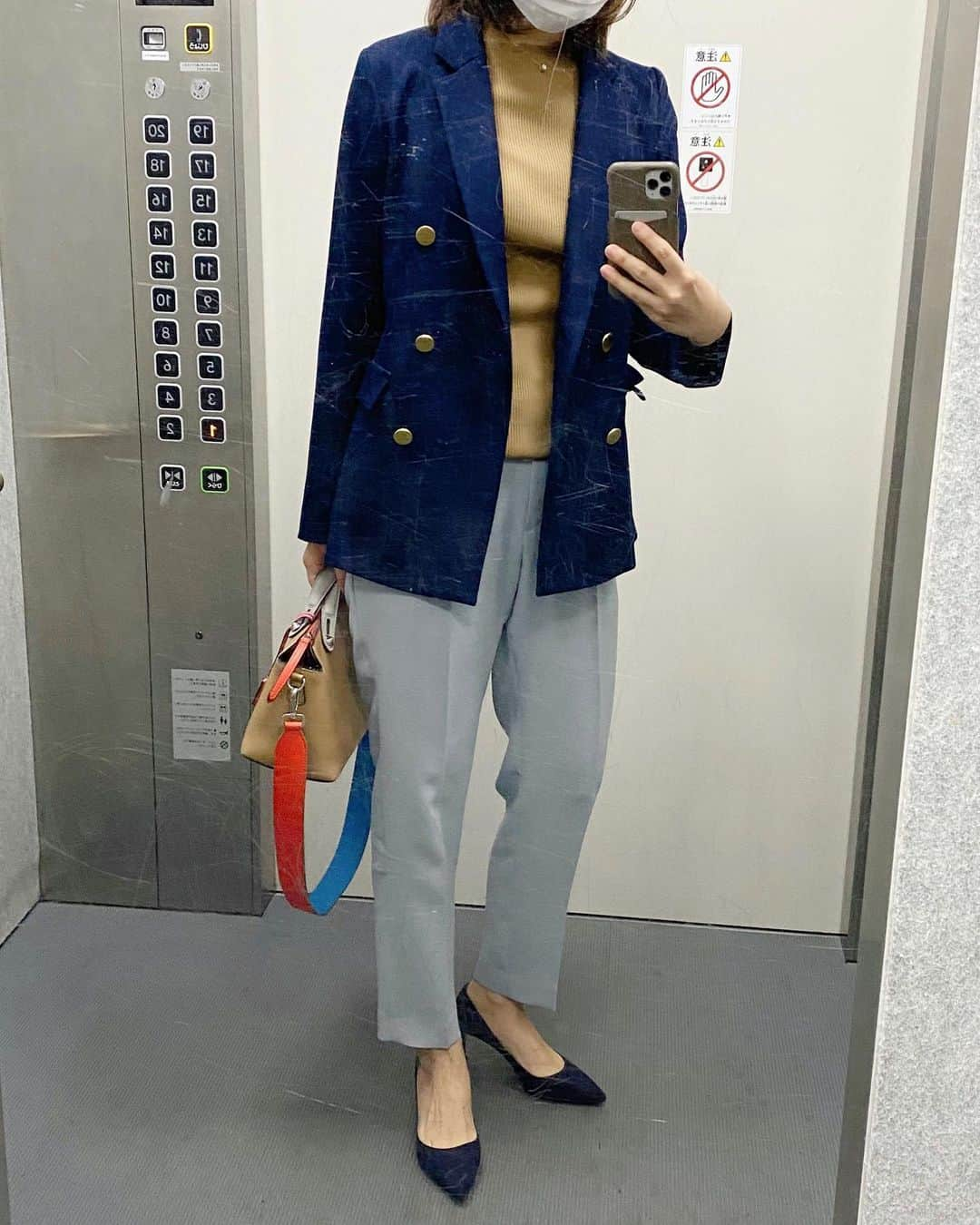 野崎玲欧奈さんのインスタグラム写真 - (野崎玲欧奈Instagram)「ＯＵＴＦＩＴ . 主人の職場に行ったときの。 きちんと感を出したくてちょいコンサバスタイル👠 . . #outfit #coodinate #fashoin #greedinternational #bandb #ronherman #aularee #plst #fendi #prada #いつかのコーデ #ファッション」4月23日 21時16分 - reonanozaki