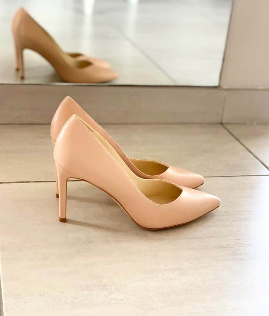 のインスタグラム：「La decolettè tacco 85, senza rinunciare ai tacchi ma restare comode. #decollete #heels #highheels #comfortableshoes #nude #rosé #amazing #madeinitaly🇮🇹 #giannimarra #shoes #shoppingonline #onlybeautifulthings #girl #woman #fashion #fashionstyle #style #design」