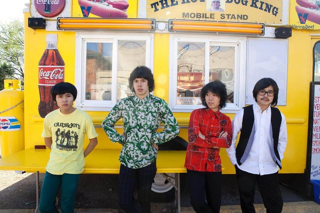 OKAMOTO’Sさんのインスタグラム写真 - (OKAMOTO’SInstagram)「Do you miss these OKAMOTO'S looks? Here is the band teaching Austin, TX about style at @sxsw in 2010. #TBT 😂 ➖➖➖➖➖➖➖➖➖➖➖➖➖➖➖ 19歳になって最初の写真＠アメリカSXSW、2010年3月」4月24日 9時22分 - okamotos_official