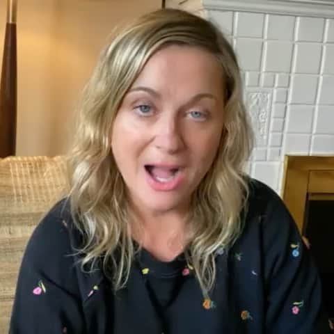 クリス・プラットのインスタグラム：「It’s true! We’ve already filmed the episode! Many are saying it’s the greatest episode of television ever to be filmed in Quarantine. It’s not a competition. But if it was... we would easily win. PLUS we’re donating a bunch of money as well to a really great cause. So there you have it. The creators of parks and rec have done it again! You get another episode of @nbcparksandrec on April 30th on NBC. People in need get help. And we FINALLY get that Emmy. Right? That’s how this works? Ok. See you soon!!」