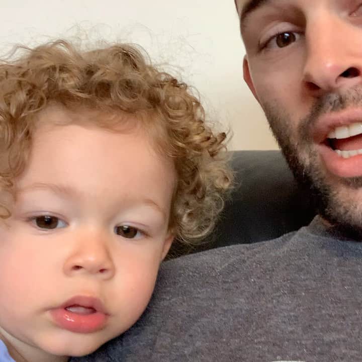ニック・マルティネスのインスタグラム：「Someone rather watch Frozen for the millionth time. #2020nfldraft」